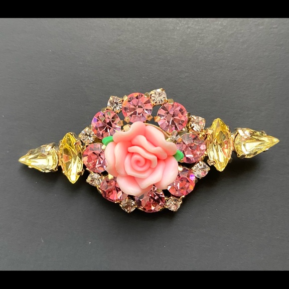 Rhinestone Chain Belt and Brooch - Picture 3 of 6